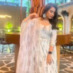 Priya Ahuja Instagram - Modern thinking, traditional look. What a perfect match! Outfit: @ursh.thelabel Make-up: @makeoverbydipika Location: @cafeisvara #reelinstgram #reelkarofeelkaro #traditionalwear #desigirl #reelsofinstagram