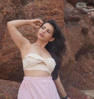 Priya Ahuja Instagram - Dear God,
if today I lose my hope
Please remind me that Your plans are better than my dreams.

Photographer: @jayakrishnank_j
Outfit: @urbanic_in
Styled by: @style_deintrepide