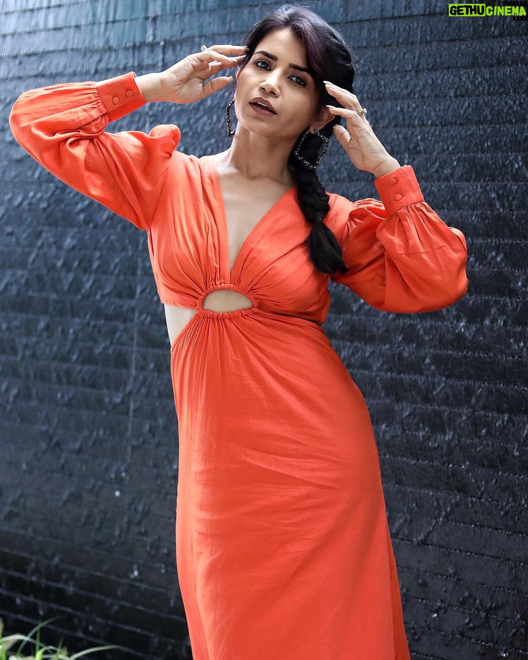 Priya Ahuja Instagram - Lo main bhi aa gayi ‘Thread’ pe! Twitter kabhi hua nahi pata nahi if il b able to match up on Thread Photographer: @portraitdeewana Stylist: @style_deintrepide Outfit: @poppyflower.in Hair: @makeupbyurmee #dressup #picoftheday