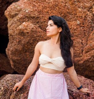 Priya Ahuja Instagram - Dear God,
if today I lose my hope
Please remind me that Your plans are better than my dreams.

Photographer: @jayakrishnank_j
Outfit: @urbanic_in
Styled by: @style_deintrepide