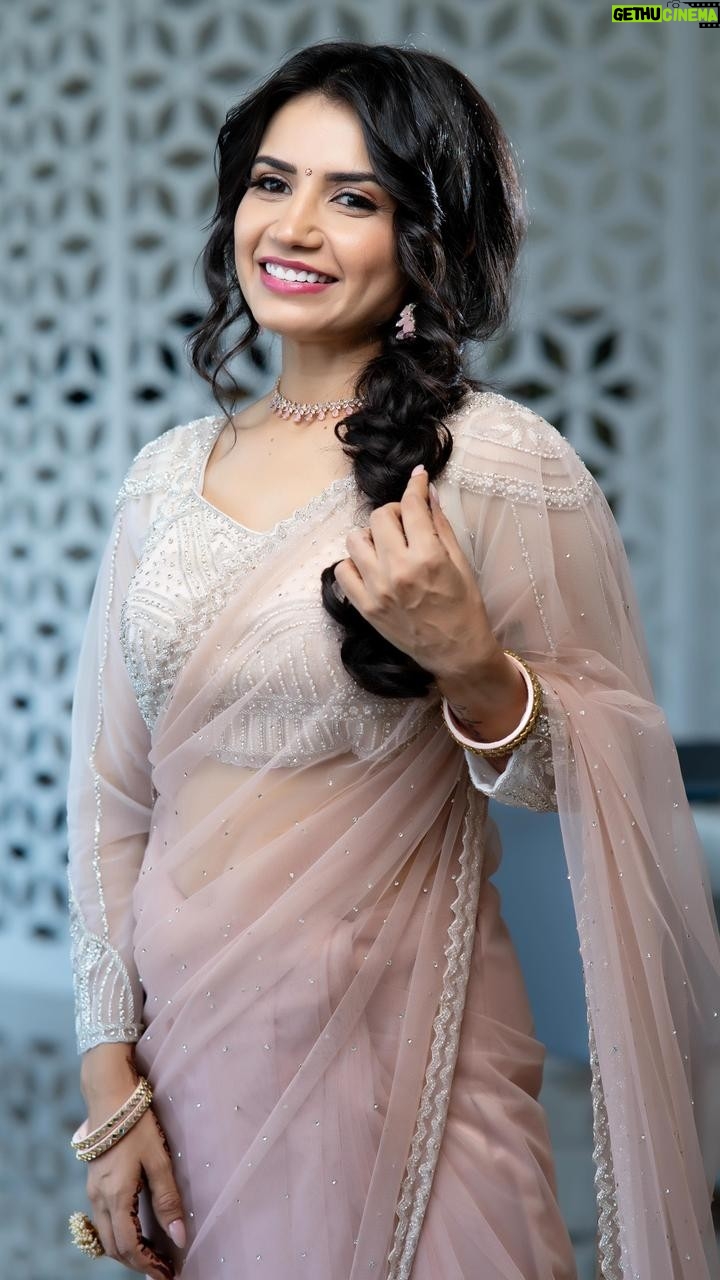 Priya Ahuja Instagram - Happy Dhanteras 🪙 Iss baar hogi Humari Diwali : Pastel colors wali 🌸 Outfit: @rajkumari_by_richahaware Photographer: @kk_photoarts Stylist: @style_deintrepide Makeup: @makeoverbydipika Location: @courtyardbymarriottnavimumbai