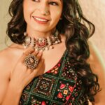 Priya Ahuja Instagram - Shubh Navratri : Day 9: color of the day : Peacock Green Peacock Green is the ninth Navratri colour used to celebrate the Goddess Siddhidatri. It denotes the last day of Sharad Navratri & She is the goddess of kindness, harmony, and affection. Outfut: @style_deintrepide Videographer: @zerographyvlogs & @clickmegood_ Photographer: @photo_vinayak Jewellery : @silver.kiosk Makeup: @makeoverbydipika Location: @nomimumbai #postoftheday #trendingreels #trending #reels #navratri #colors #garba #festival