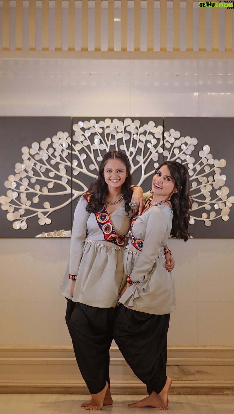 Priya Ahuja Instagram - Shubh Navratri : Day 7 : Color of the day: Grey It is a sober and elegant hue. Kalratri is celebrated on this day. She is the seventh form of the Goddess Parvati and is considered the destructor of everything evil in the world. Outfit: @style_deintrepide Videographer: @zerographyvlogs & @clickmegood_ Photographer: @photo_vinayak Jewellery : @silver.kiosk Makeup: @makeoverbydipika Location: @vloungedeck & @bageecha_bytouchofclass #postoftheday #trendingreels #trending #reels #navratri #colors #garba #festival