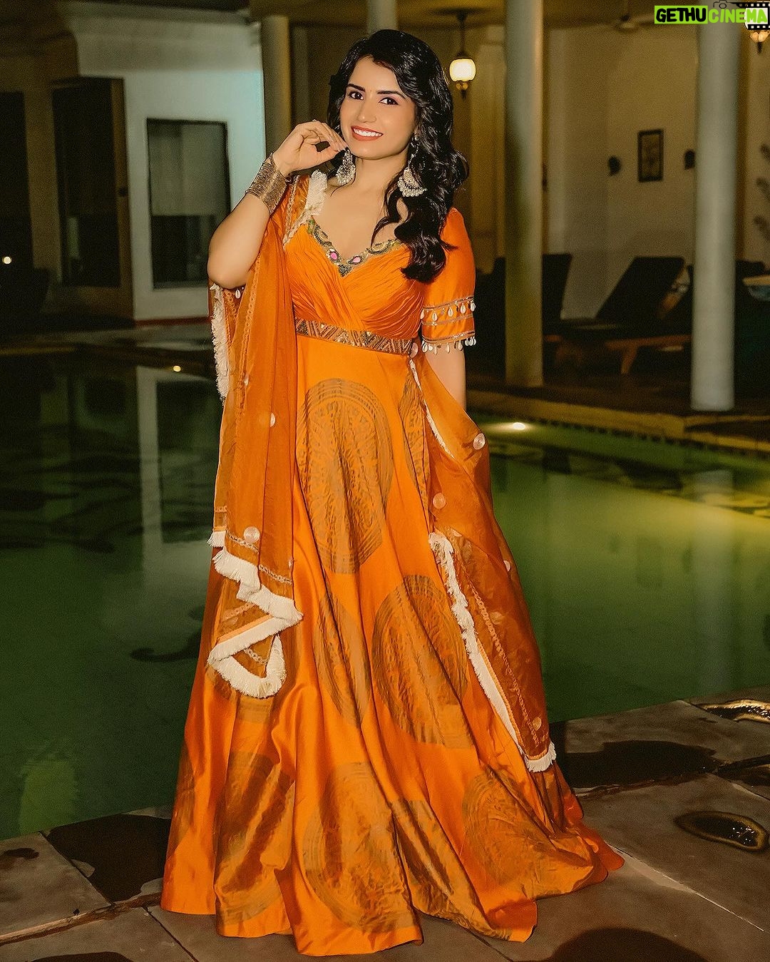 Priya Ahuja Instagram - The True Richness isn’t Jewellery but the Ethnic dress Editing: @photo_vinayak @clickmegood_ Stylist: @style_deintrepide Outfit: @arpitasulakshana Makeup: @makeoverbydipika ( ethnic wear , outfit , look of the day , Indianlook )