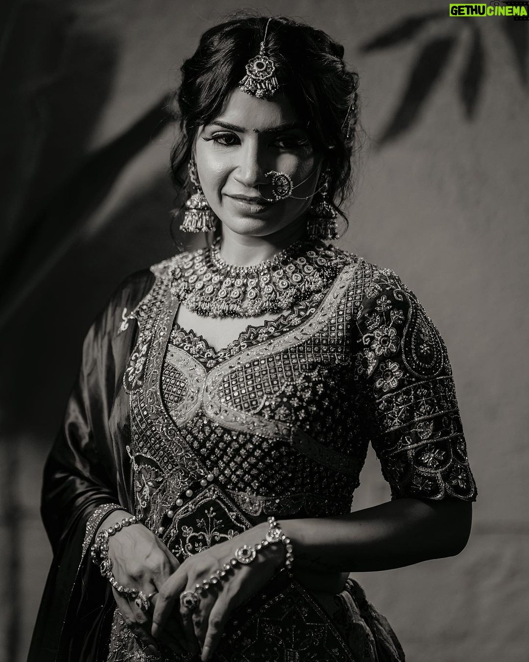 Priya Ahuja Instagram - Ur next door Desi Girl ❤️ Photographer: @photo_vinayak Stylist: @style_deintrepide Team: @stylist.diya.bulani Outfit: @rajarani_couture Jewellery by: @ashok_satra_bridal_jewellery @ashok17_weddingrentaljewellery Makeup: @makeoverbydipika ( lehnga look of the day ootd outfit of the day traditional festival festive ready priyaahuja ) #ootd #traditional #lehnga #festival #festivaloutfit