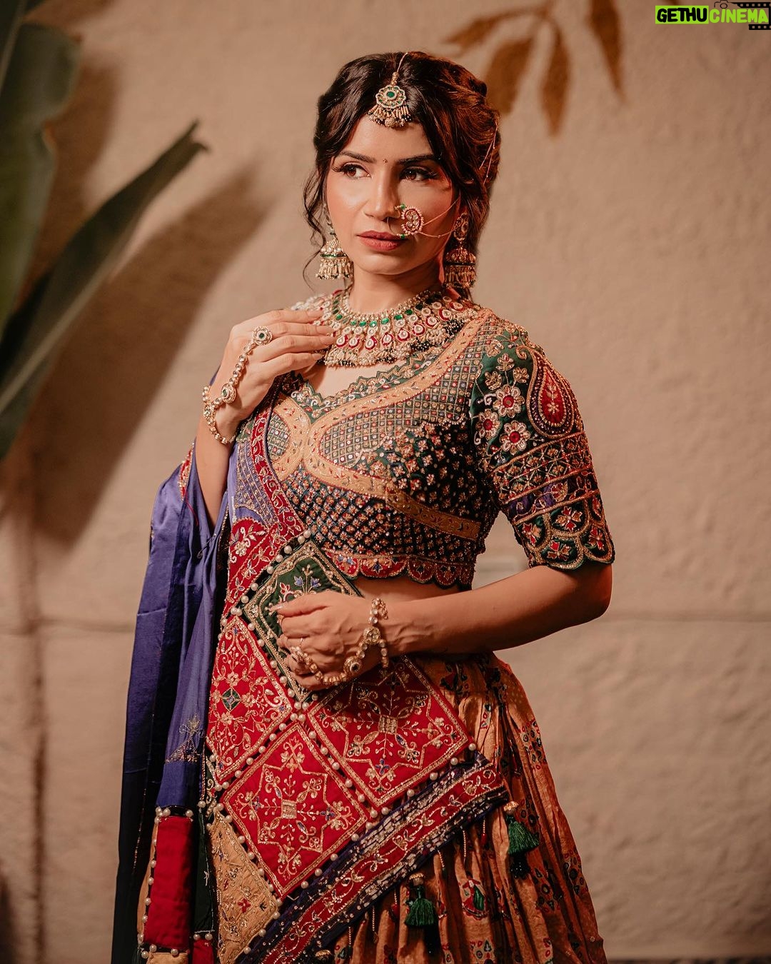 Priya Ahuja Instagram - Ur next door Desi Girl ❤️ Photographer: @photo_vinayak Stylist: @style_deintrepide Team: @stylist.diya.bulani Outfit: @rajarani_couture Jewellery by: @ashok_satra_bridal_jewellery @ashok17_weddingrentaljewellery Makeup: @makeoverbydipika ( lehnga look of the day ootd outfit of the day traditional festival festive ready priyaahuja ) #ootd #traditional #lehnga #festival #festivaloutfit