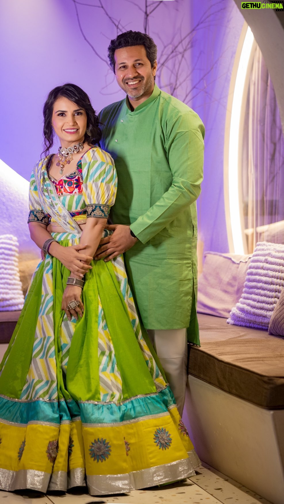 Priya Ahuja Instagram - Shubh Navratri : Day 6 : Color of the day: Green It symbolises new beginnings, growth nd fertility. Goddess Katyayani Mata celebrated on this day. Outfit: @gurukrupa_creation Videographer: @zerographyvlogs & @clickmegood_ Photographer: @photo_vinayak Stylist: @style_deintrepide Jewellery : @silver.kiosk Makeup: @makeoverbydipika Location: @nomimumbai #postoftheday #trendingreels #trending #reels #navratri #colors #garba #festival