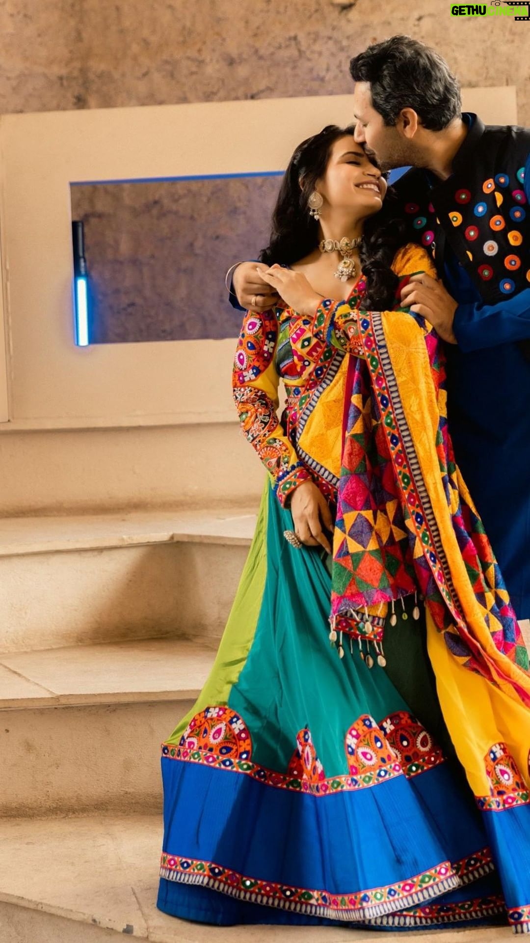 Priya Ahuja Instagram - Shubh Navratri : Day 4: Color of the day: Royal Blue It symbolises richness and serenity. Goddess Kushmanda is celebrated on this day. Outfit: @gurukrupa_creation Videographer: @zerographyvlogs & @clickmegood_ Photographer: @photo_vinayak Stylist: @style_deintrepide Jewellery : @silver.kiosk Makeup: @makeoverbydipika Location: @nomimumbai #postoftheday #trendingreels #trending #reels #navratri #colors #garba #festival