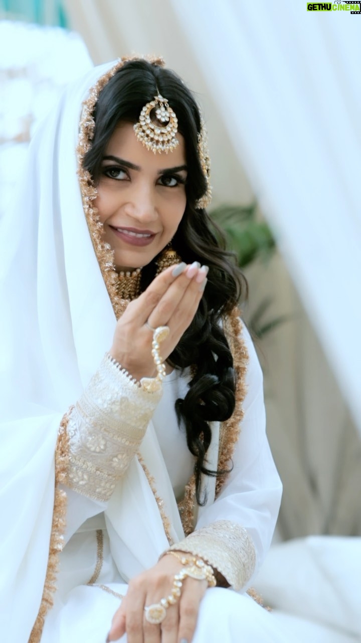 Priya Ahuja Instagram - π Videographer : @zerographyvlogs Stylist : @style_deintrepide Jewellery by: @ashok_satra_bridal_jewellery @ashok17_weddingrentaljewellery Makeup: @makeovers_by_rinku_ondhia_soni Hair: @hairbymonicaajain__ Location: @truetrammtrunk @iampuneetgidwani #eid #eidmubarak #festival #festivelook