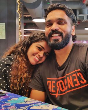 Priya Jerson Instagram - So proud of you my lucky charm❤️😘💋👸
#priyajerson #vijaytelevision #supersinger9 #firstrunnerup