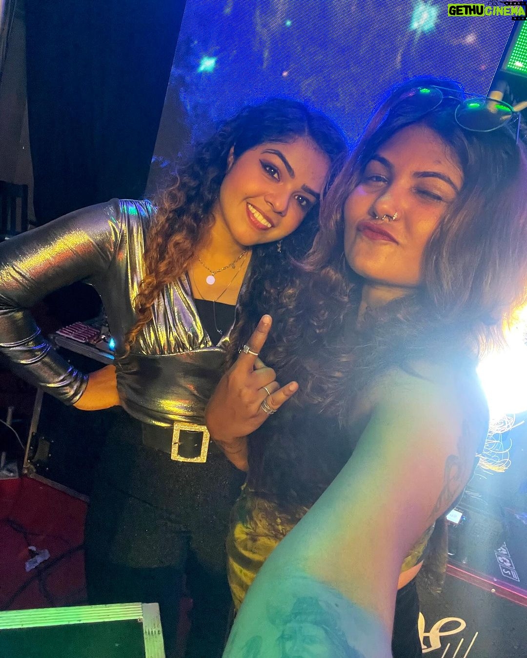 Priya Jerson Instagram - After long tym Ma celebrity girl ❤️🫂😘 @priya.jerson Oru maattavum illa bla bla bla bla bla 😅😌 Coimbatore, Tamil Nadu
