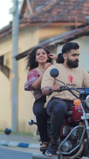 Priya Jerson Instagram - சிந்தனையில் வந்துவந்து போறா
சந்தனத்தில் செஞ்சு வச்ச தேரா✨

AL ACTOR @_.django._ 😅❤️🫣i miss you🥹

📸 cameramenon : @mr__sailor_ 

#priyajerson #supersinger #supersinger9 #chennaidiaries #chennaimemes #hariharansongs #tamilreels❤️ #tamilreels