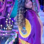 Priya Jerson Instagram - Namma jayichutom maaraa🔥🙏🏆❤️ 4th finalist of super singer 9🙈✨ And also we are a family of 100k now!🥺❤️ Thank you sooooo much everyone who believed in me and supported me in my hard times🤗😘😘😘loads and loads of love to you all❤️💋 நேற்றைய தோல்வியை மறந்து, நாளைய வெற்றியை நோக்கி, இன்றைய பொழுதை தொடங்குவோம். வெற்றி நமதே. Thanks a ton to all my trainers The sweetest @priyankank @punyasworld u gave me all the confidence in the world punyaaa😍😍🥹❤️❤️ and my music tutor and my darling friend @malavika_anilkumar_music for all ur guidance forever grateful❤️❤️ #supersinger9 #supersinger #vijaytelevision #vijaytv #priyajerson #priyajersonsupersinger9 #chennai #vijaytvshow #supersingers