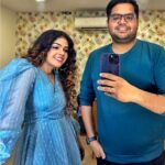 Priya Jerson Instagram - 💙💙💙 Gobind jiiiii @govindprasad93 Costume - @styl_chennai #priyajersonsupersinger9 #supersinger9 #supersingerpriyajerson #vijaytelevision #vijaytv #supersinger
