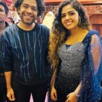 Priya Jerson Instagram - முன்தினம் பார்த்தேனே🙈♥️🤌fangirl moment🥳🤩 @iamnareshiyer #srilankadiaries #concert #colombo #idhunammaooru #nareshiyer #supersinger #supersingerpriyajerson #priyajerson #supersinger9 #vijaytvshow #vijaytelevision #vijaytv Colombo, Sri Lanka