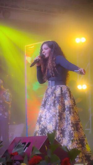 Priya Jerson Instagram - 🐅🐯
@saint_gobain_in #erode ✨🔥
For @ardent_events_smithanair
❤️❤️❤️❤️
P.s : not my own voice😅synched it with original track

#kaavala #jailer #rajanikanth #tamannahbhatia #tamanna #priyajerson #supersinger #supersinger9 #vijaytv #vijaytelevision