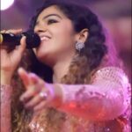 Priya Jerson Instagram - Thisayanvila❤️‍🔥🔥audience cheers🥹❤️🤌🏻 📸 : @a1.s.studio.thisayanvilai #vijaytv #vijaytelevision #supersinger #supersinger9 #priyajerson #priyajersonsupersinger9 #vijaytvshow #chennai #livesinger #livesinging
