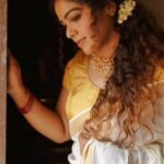 Priya Jerson Instagram – வேறென்ன வேண்டும் உலகத்திலே
இந்த இன்பம் போதும் நெஞ்சினிலே
ஏழேழு ஜென்மம் வாழ்ந்துவிட்டேன்❤️‍🔥🌼
📸 : @chitrapriyadarshini 
Mua💄 : @m.m_by_madonna 
Saree : @ithal.india 

#supersinger #supersinger9 #chennaidiaries #chennai #chennaiblogger #keralaonam #vijaytv #vijaytelevision #cookwithcomali #supersinger6 #supersingerpriyajerson #priyajerson #priyajersonsupersinger9