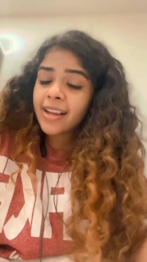 Priya Jerson Instagram - Kannalane🫣❤️

#kannalane #supersinger #supersinger9 #vijaytv #vijaytelevision #vijaytvserial #vijaytvshow #priyajerson #priyajersonsupersinger9