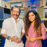 Priya Jerson Instagram - Next one❤️‍🔥🥺🙏 Sang a mass peppy song for Thennisai Thendral the legendary "Deva Sir" @ungaldevaoffl . Blessed blessed blessed!♥️❤️‍🔥 Thank you so much🥺🙏❤️‍🔥❤️‍🔥 #vijaytvshow #vijaytelevision #supersinger9 #supersingerpriyajerson #supersinger #priyajerson #thennisaitendraldeva