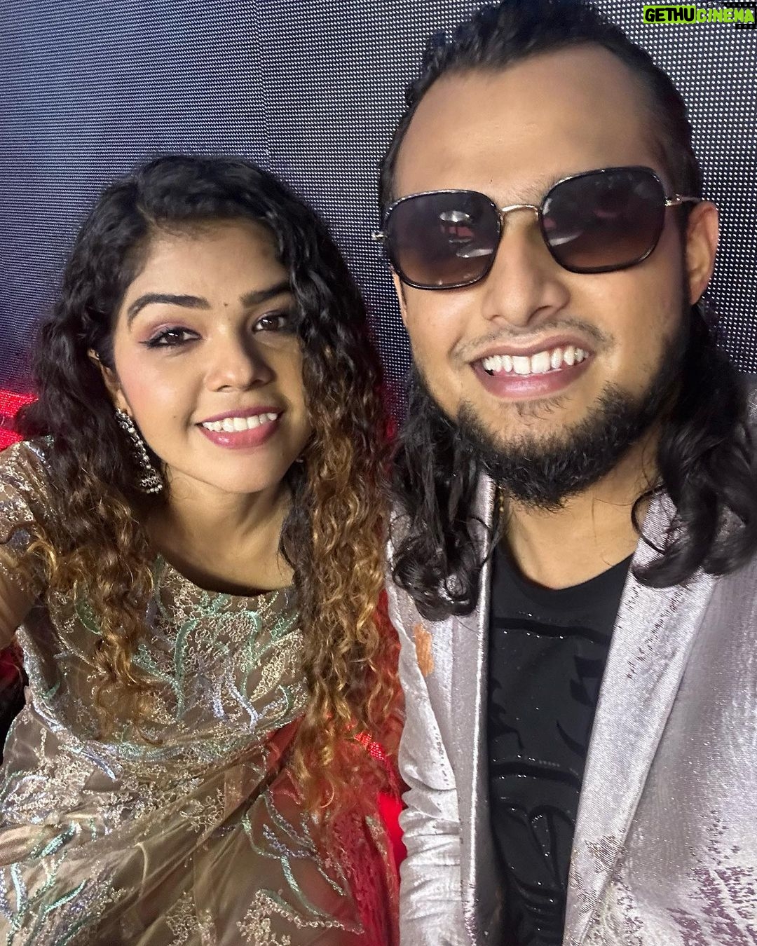Priya Jerson Instagram - Singing bomb💥 @sridharsena Got to listen to this incredible talent live yesterday!🥹❤️way to go bro🙌🏽 #supersinger #supersinger9 #vijaytv #vijaytelevision #supersinger8