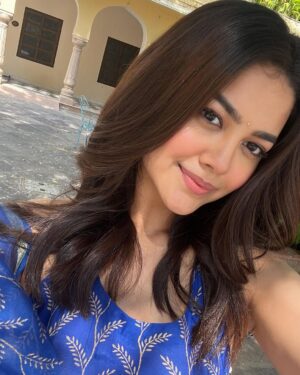 Priyal Mahajan Instagram - Sun is shinning and so are you💙☀️