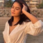 Priyal Mahajan Instagram - सूरज हुआ मद्धम💛