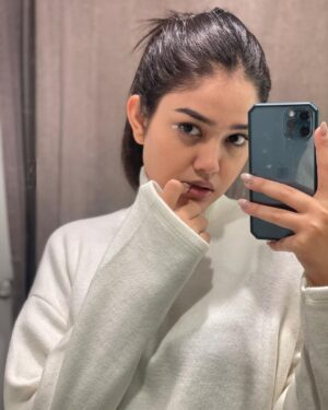 Priyal Mahajan Instagram - MOOD