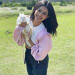 Priyal Mahajan Instagram - I was made for sunny days🌸🌞 Live, Laugh, Love💗