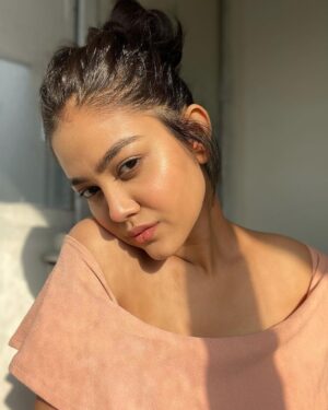 Priyal Mahajan Instagram - I think I’m in a love triangle🥵.... I love myself, myself love me, me loves I🤪