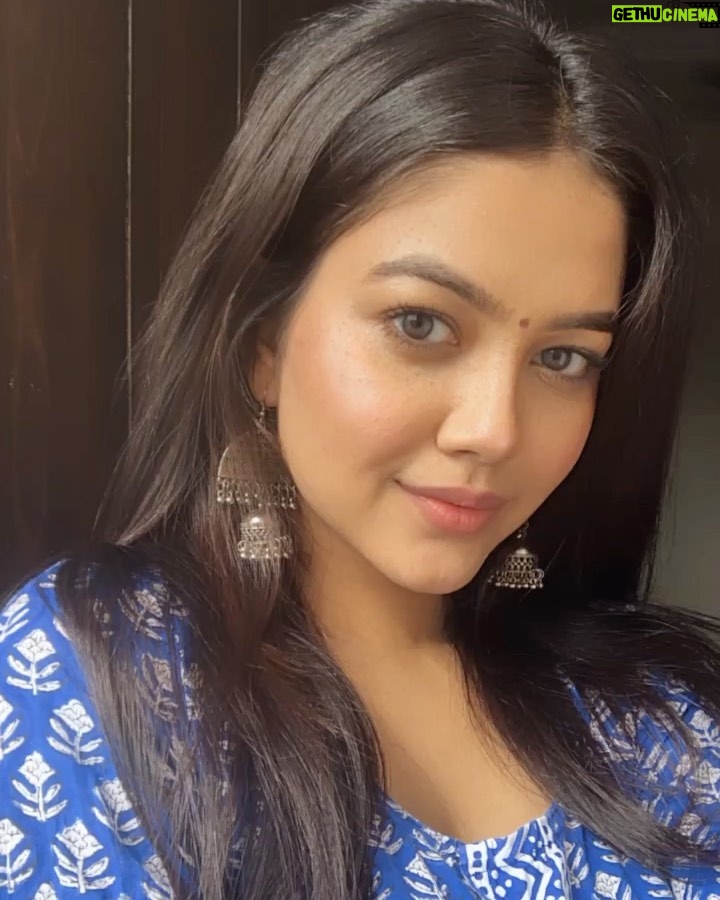 Priyal Mahajan Instagram - Maybe that’s what life is... A wink of the eye and winking stars.😉✨
