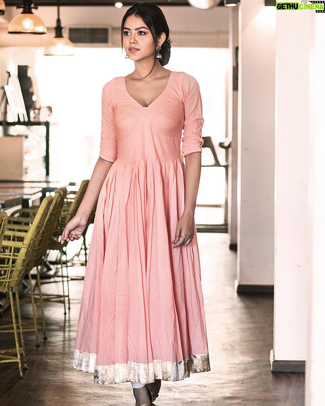 Priyal Mahajan Instagram - Sync in pink๐ธ๐๐ Outfit- @ambraee_ Makeup&hair- @makeupmistress_uneza