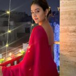 Priyal Mahajan Instagram - Everything rani pink🩷❤️‍🔥 Let there always be light…🫶🏻🪔 Happy Diwali🤍