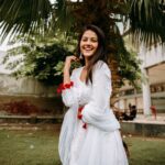 Priyal Mahajan Instagram - "I mean sure, I have my bad days, but then I remember what a cute smile I have." Shot by- @moriirum #lovelaughterandhappilyeverafter