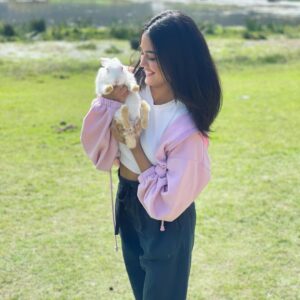 Priyal Mahajan Instagram - I was made for sunny days🌸🌞
Live, Laugh, Love💗