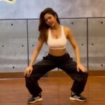 Priyal Mahajan Instagram - Come here rude boy, boy Don’t be harsh guys, I’m learning Thankyou Choreography by- @urmillathakkar22 Edit by- @pankajedits21 @pankajshinde21