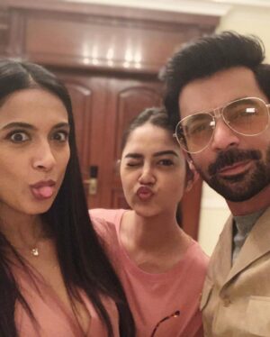 Priyal Mahajan Instagram - ❤️
 @whosunilgrover @sarahjanedias