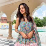 Priyal Mahajan Instagram - You make my heart smile- everyday!🤍🌸 Outfit- @bunaai