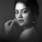 Priyal Mahajan Instagram - Dekhte hai kiski palke pehle jhapakti hai🤍👀