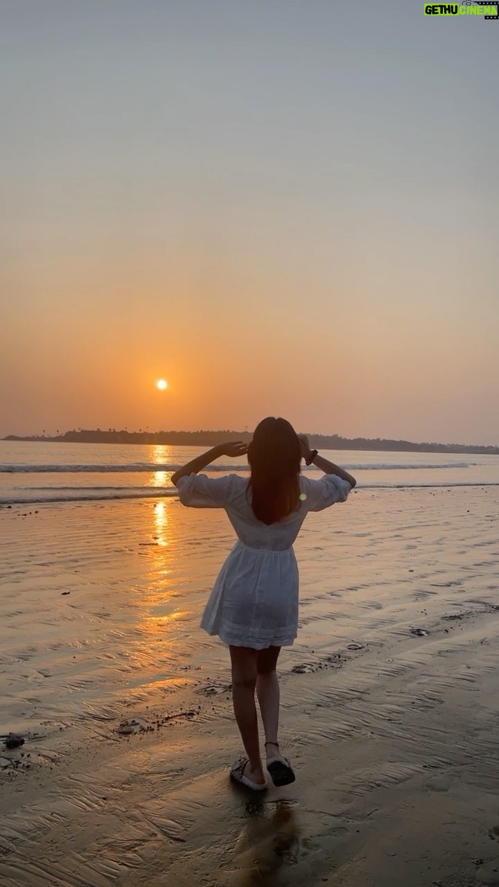 Priyal Mahajan Instagram - The world is quiet here🕊