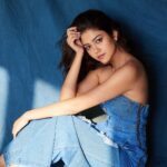 Priyal Mahajan Instagram - She was never quite ready. But she was brave and the universe listens to brave.🦋 📸- @trishasarang Styled by- @anshikaav Team- @roshiijain Styling intern- @bhatia_tanisha Makeup & hair- @beautybysevy Outfit @appapop Jewellery @viariaccessories