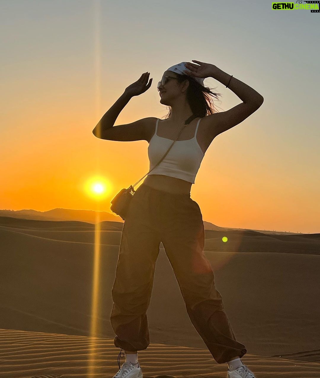 Priyal Mahajan Instagram - When you see the setting Sunโ๏ธ๐
Priyal calls it a day well done๐๐ป๐งก๐ #dxbdiaries