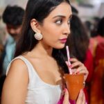 Priyamvada Kant Instagram - Saari ki saari, sari pictures post kardi 💖