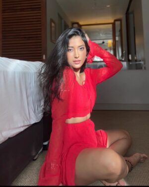 Priyamvada Kant Instagram - Ek rose 
Har roz 🥀