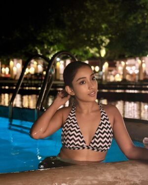 Priyamvada Kant Instagram - What non swimmers do when they say they went for a swim 🐳