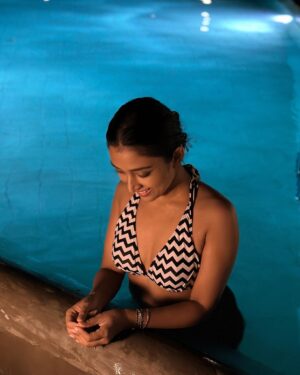 Priyamvada Kant Instagram - What non swimmers do when they say they went for a swim 🐳
