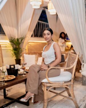 Priyamvada Kant Instagram - Beige Bougie Bijee 🤎