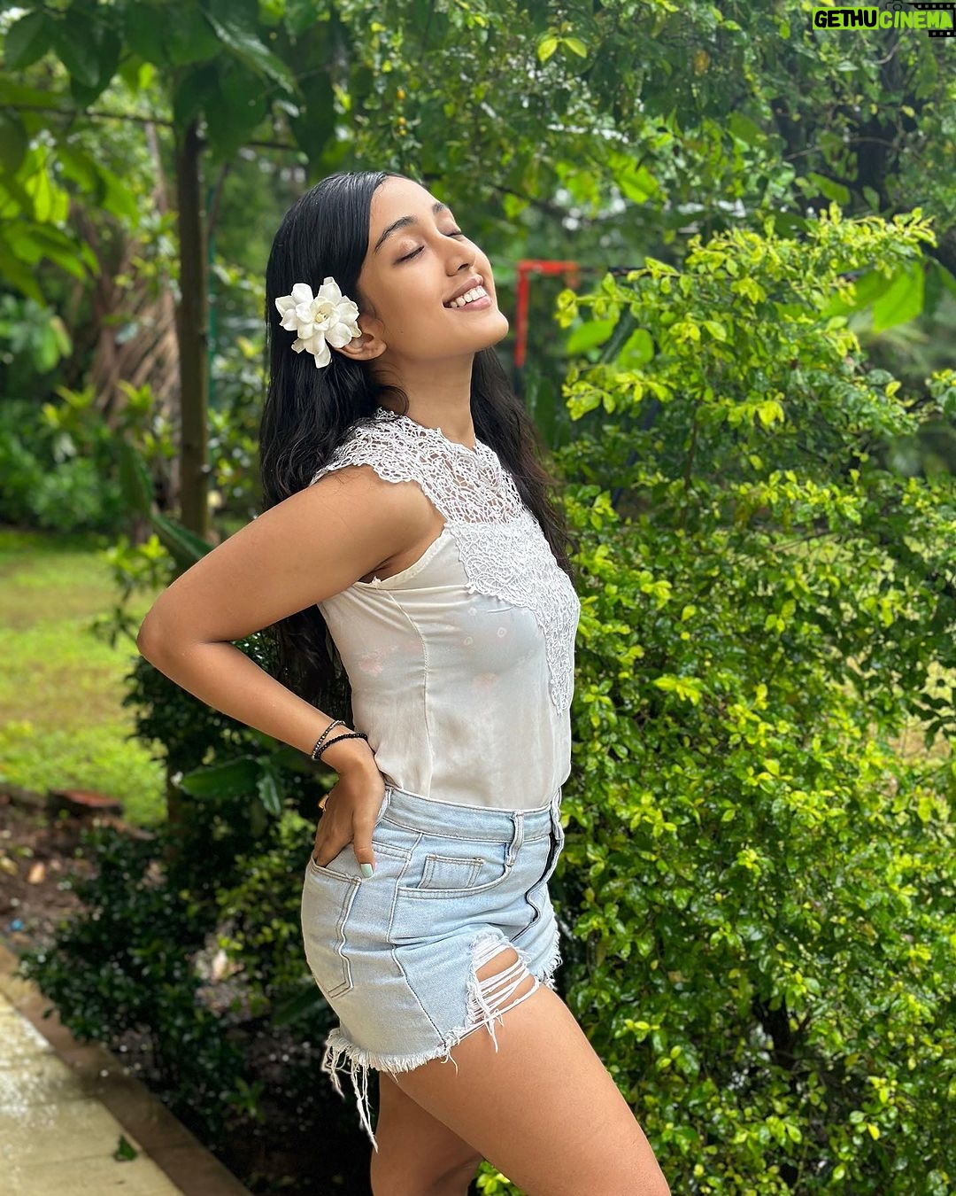 Priyamvada Kant Instagram - No make up just wake up🕊️🍀