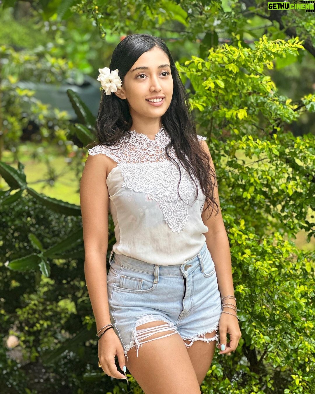 Priyamvada Kant Instagram - No make up just wake up🕊️🍀