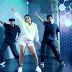 Priyamvada Kant Instagram - #Collaboration with @jameson_alwaysintomixin Flowing with the vibe of ‘LET IT FLOW’ by @badboyshah ft. @sharviyadav. Grooving with boys! Join the trend. #BadshahxJameson #JamesonGingerAle #letitflow #hookstepchallenge